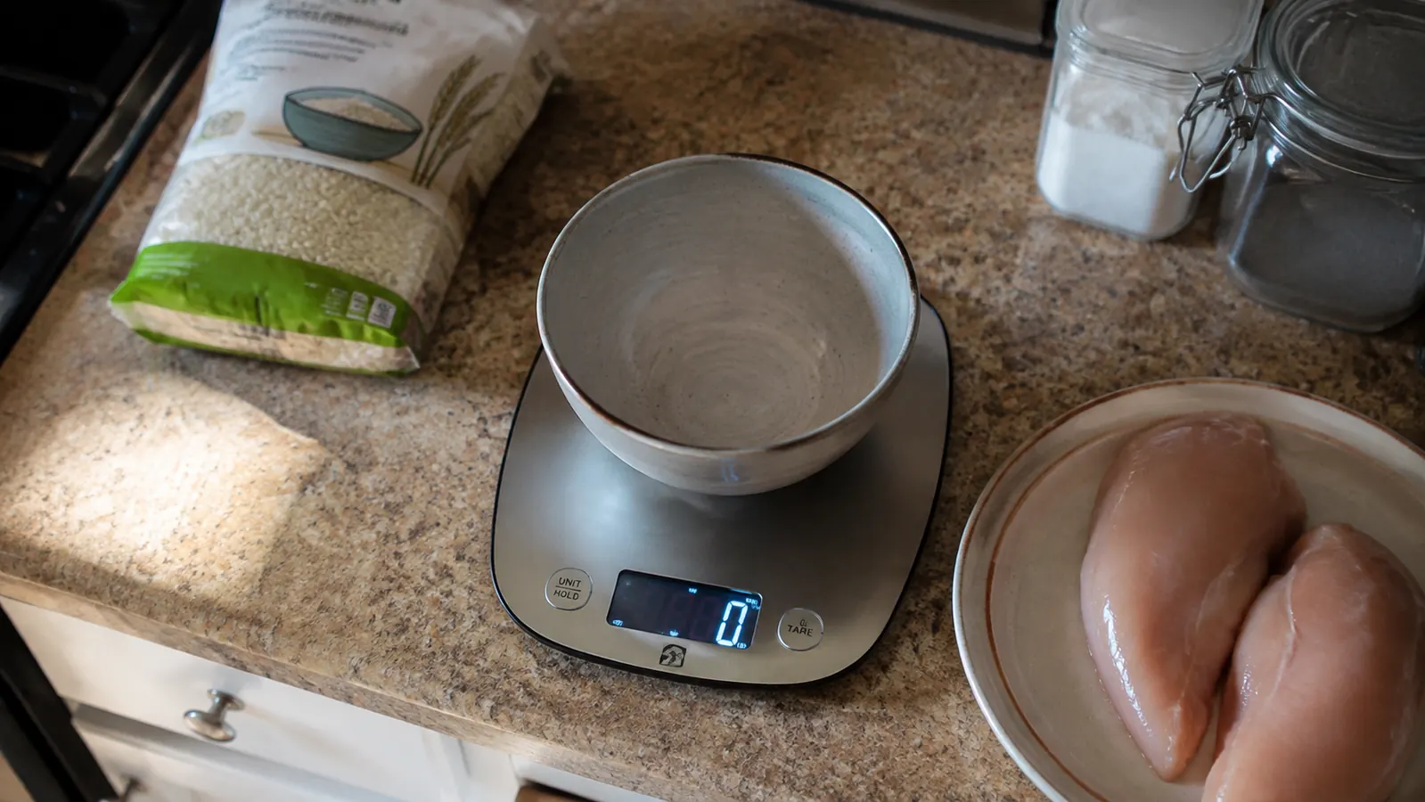 How to Portion Meals Accurately With a Kitchen Scale