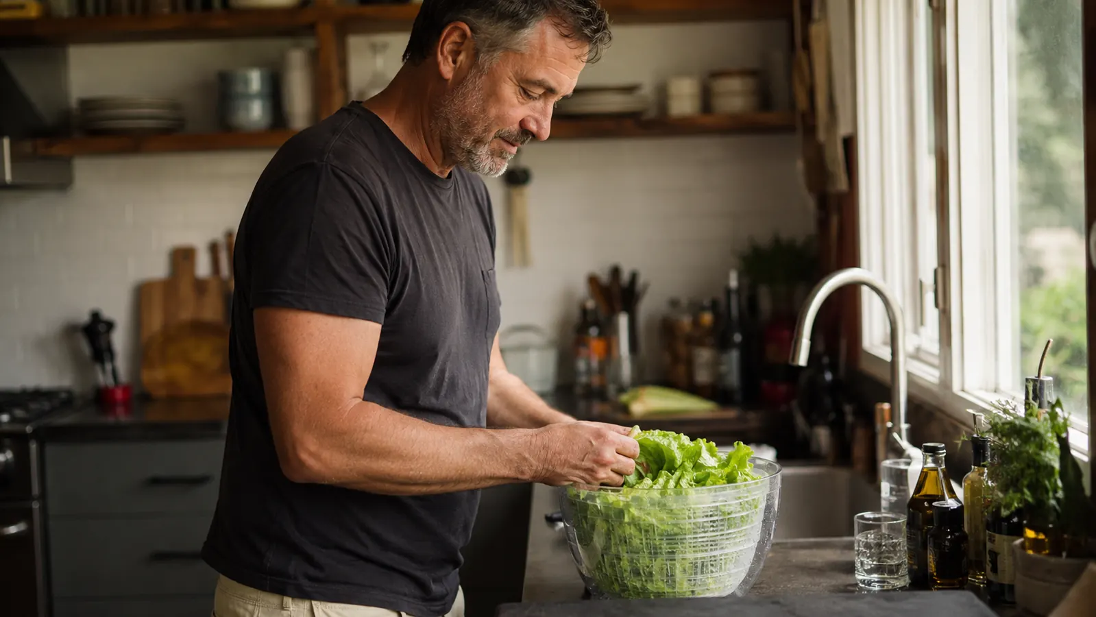 The Glass Bowl Gadget That Made Me Eat More Salads